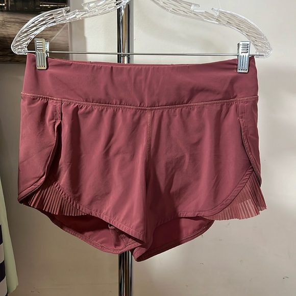 lululemon athletica Pants - Lululemon hotty hot shorts